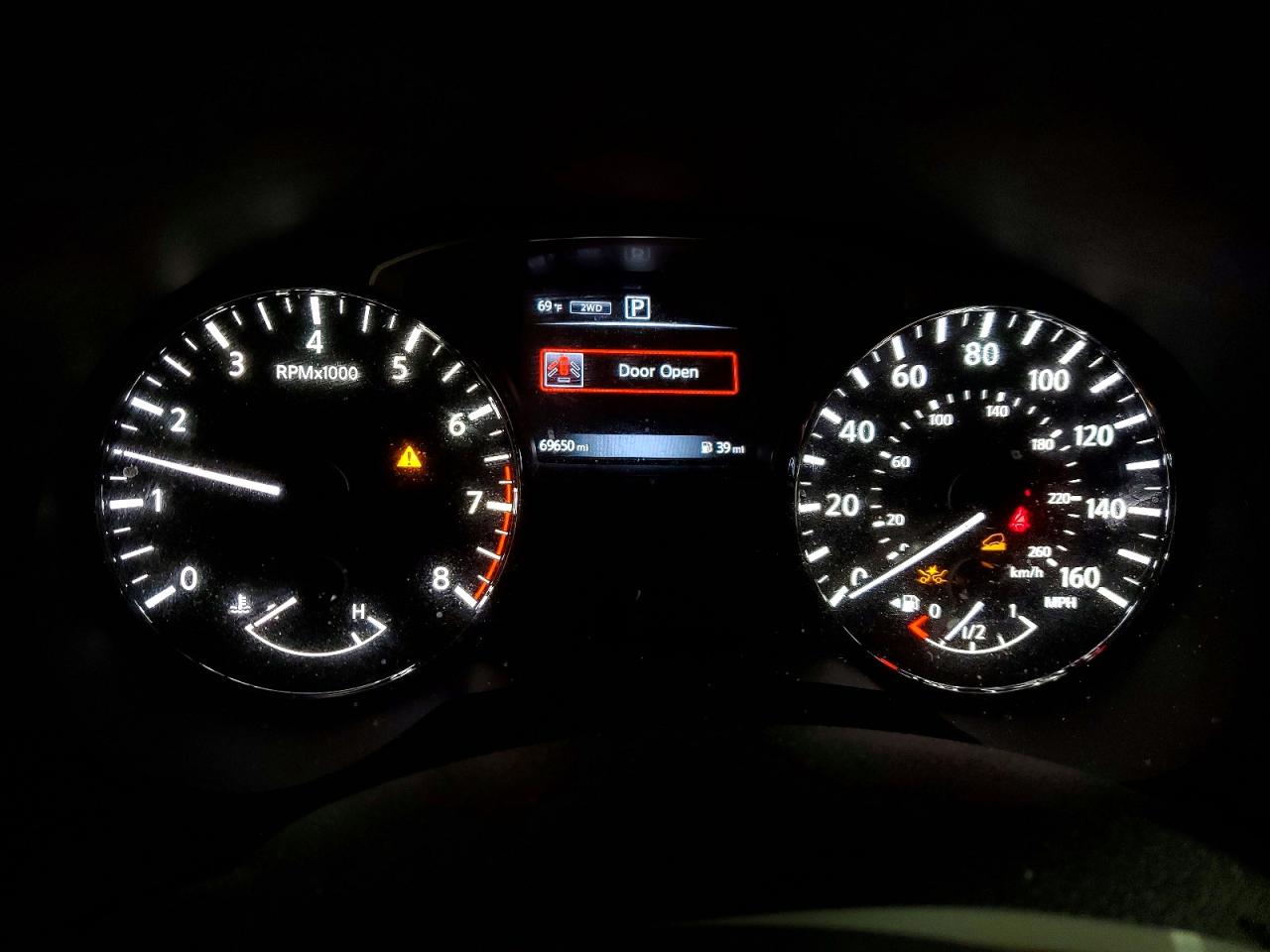 Nissan Pathfinder Sv
