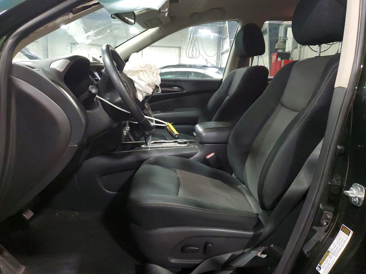 Nissan Pathfinder Sv