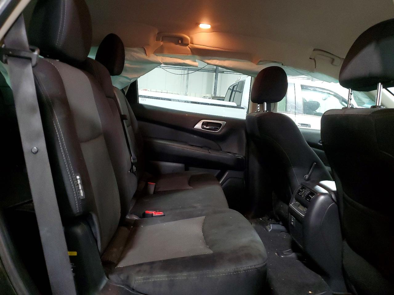 Nissan Pathfinder Sv