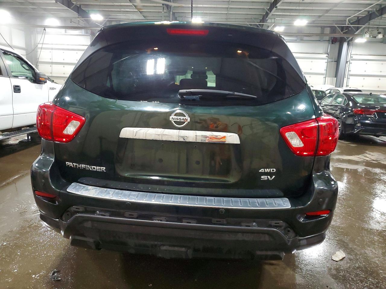 Nissan Pathfinder Sv
