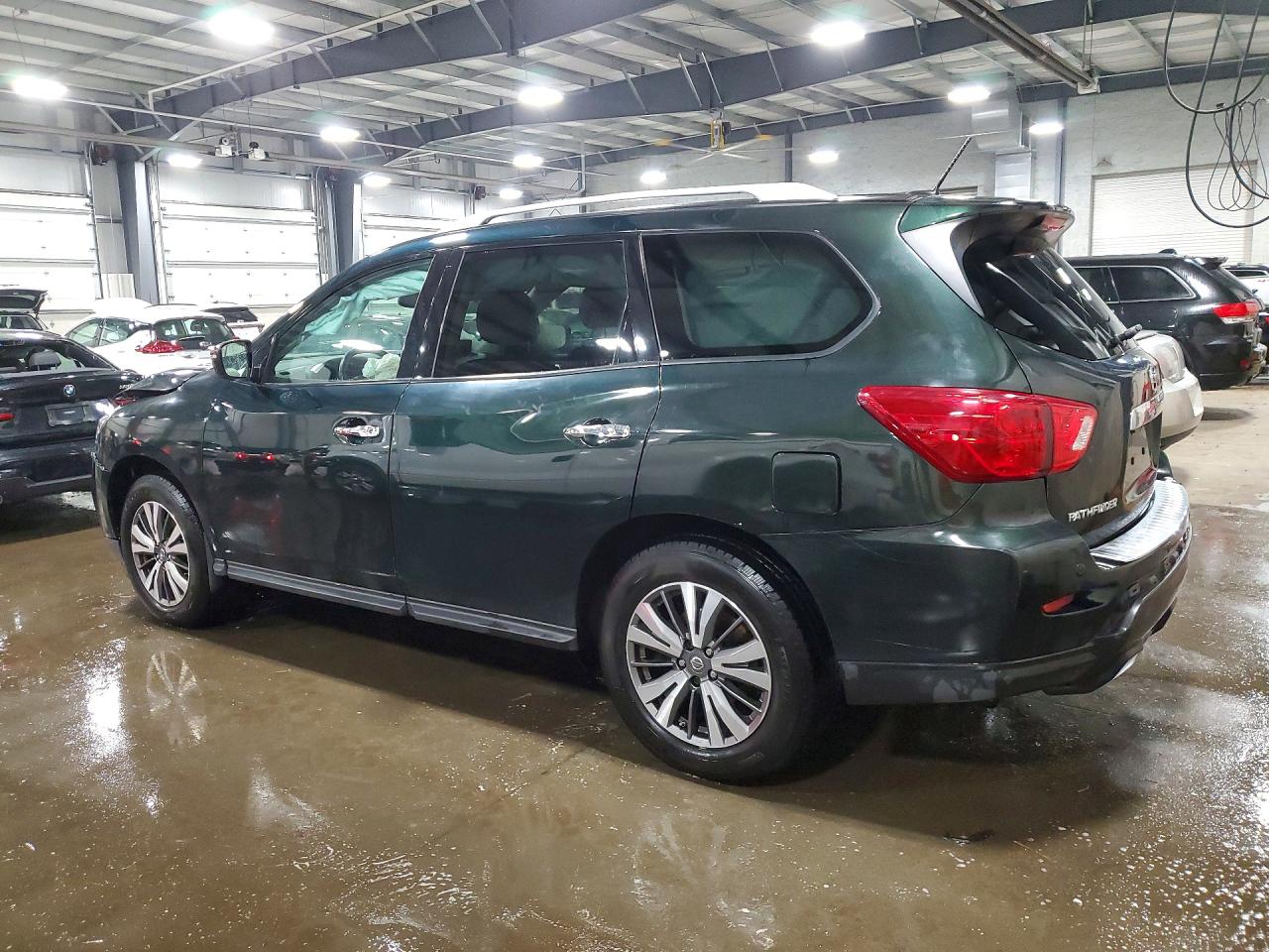 Nissan Pathfinder Sv