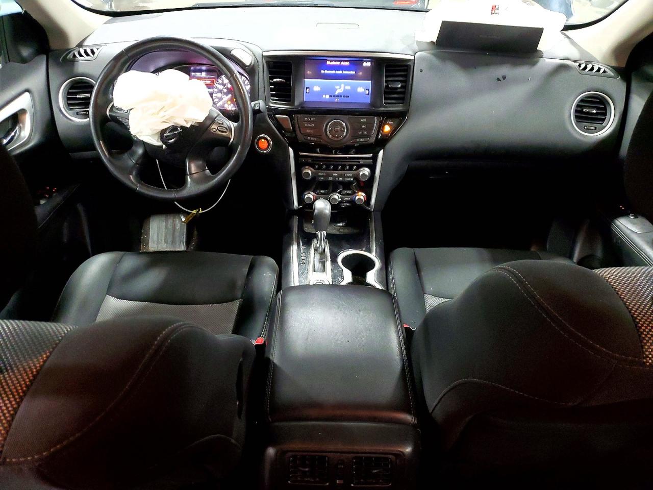 Nissan Pathfinder Sv