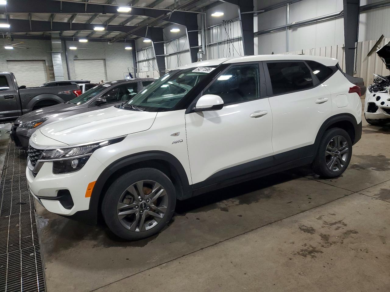 Salvage Kia Seltos Image