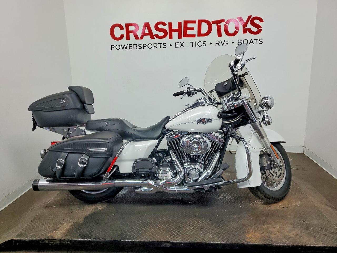Salvage Harley-Davidson Fl Image