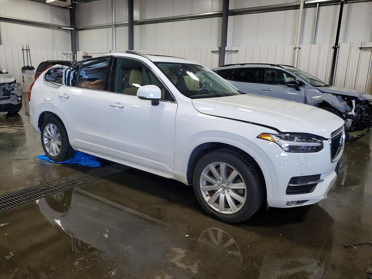 Volvo XC90 T6