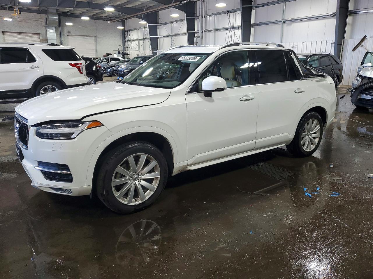 Salvage Volvo XC90 Image