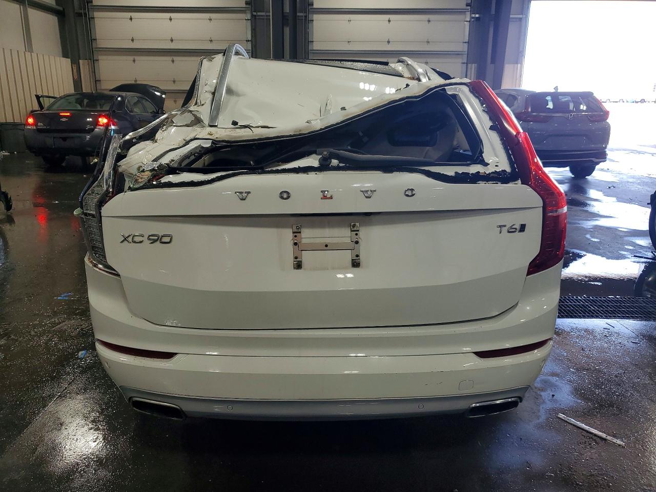 Volvo XC90 T6