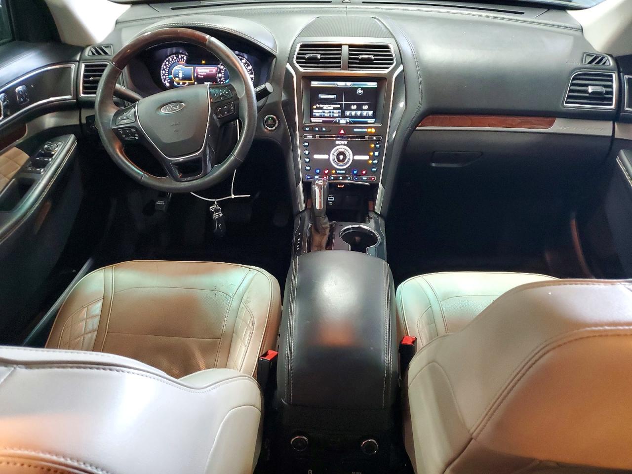 Ford Explorer Platinum