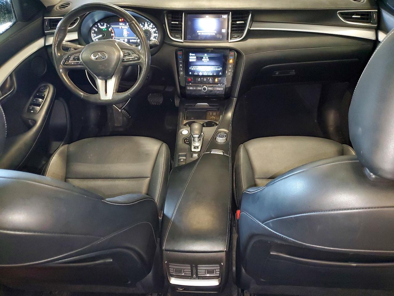 INFINITI Qx Luxe