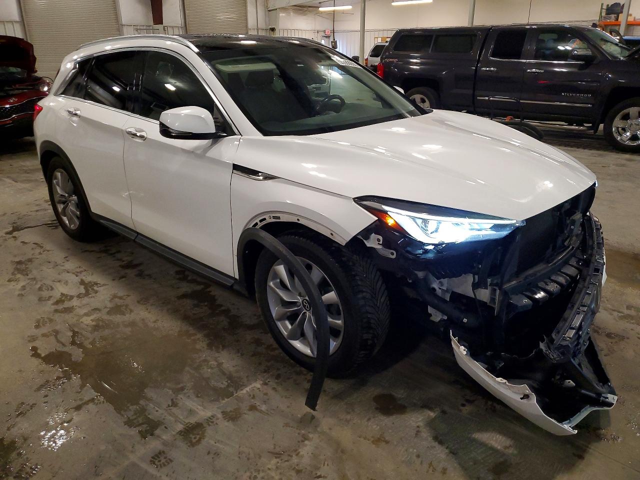 INFINITI Qx Luxe