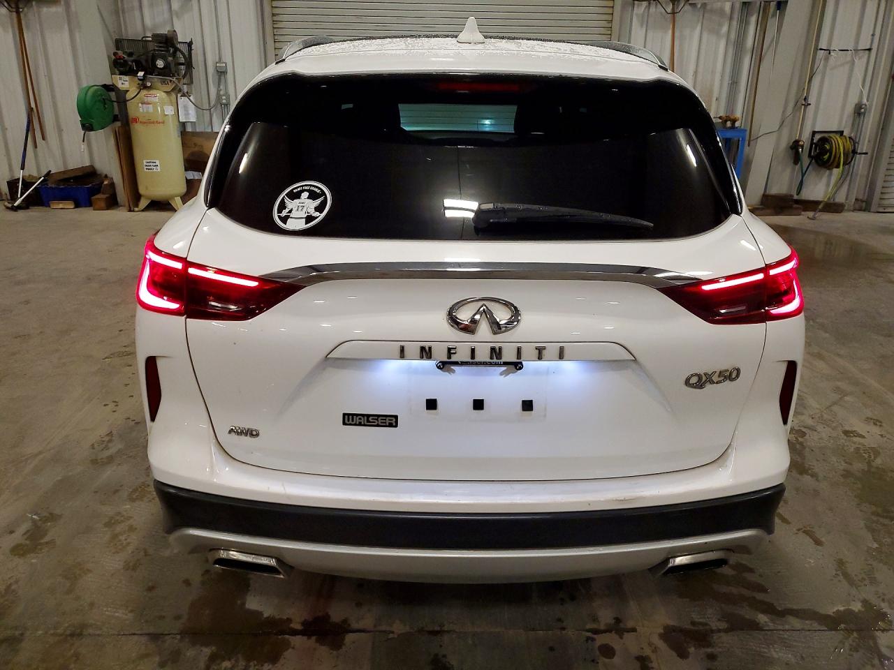 INFINITI Qx Luxe