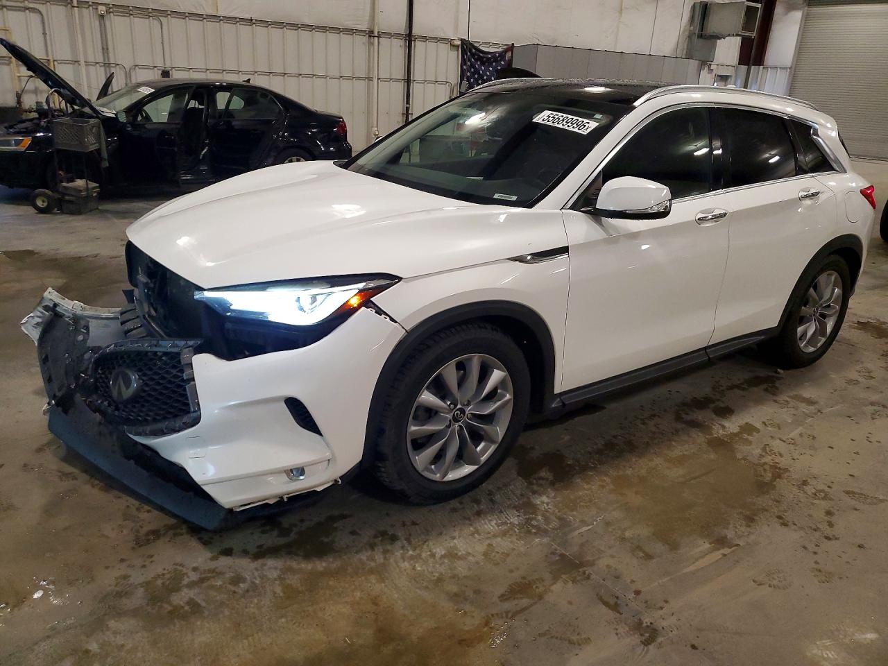 Salvage INFINITI Qx Image