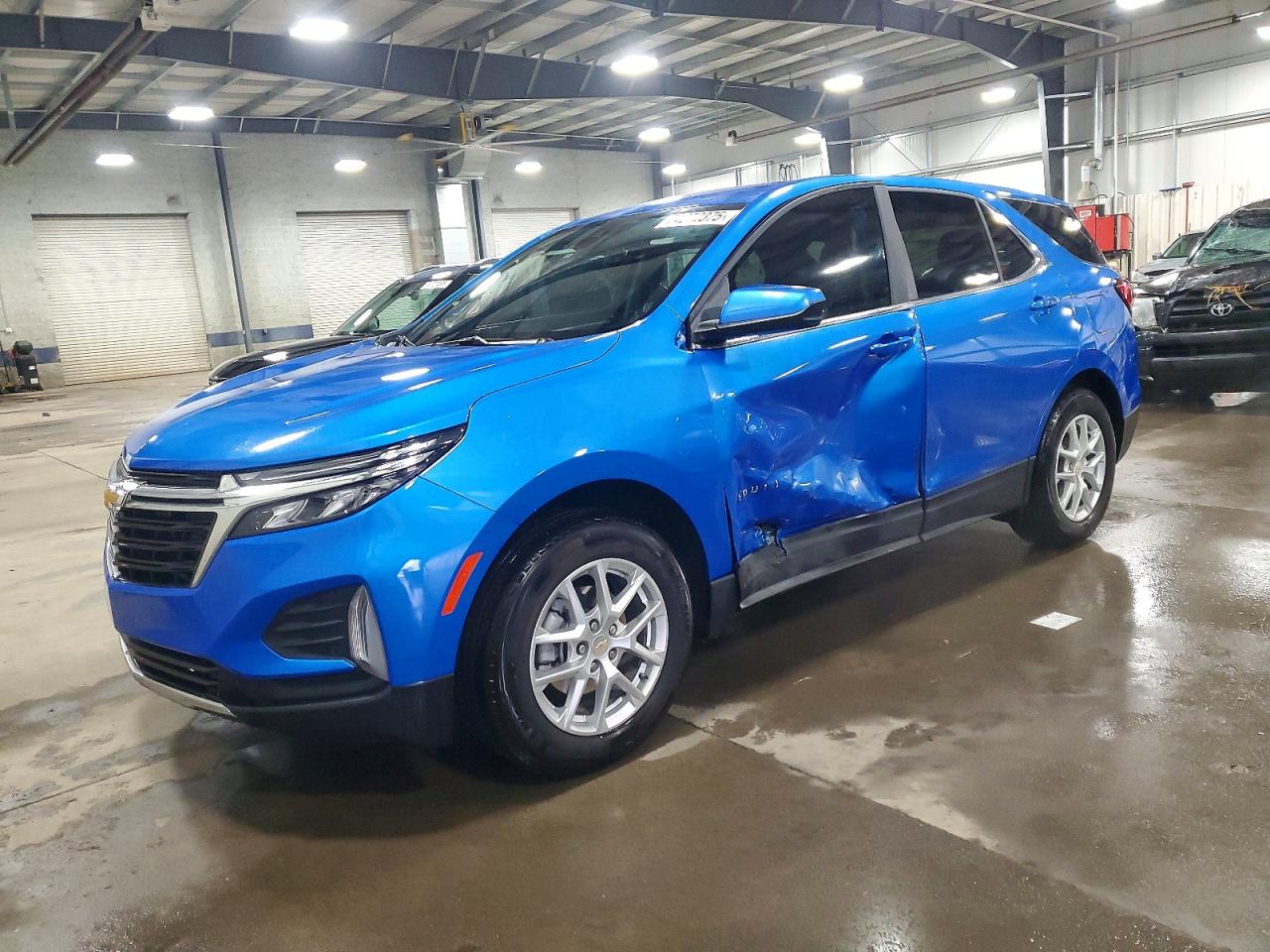 Salvage Chevrolet Equinox Image