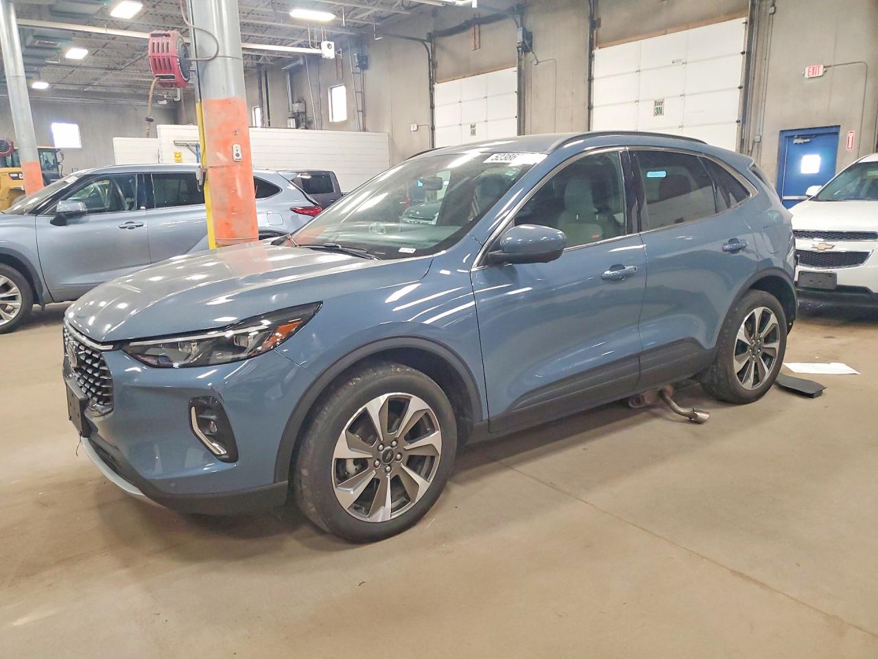 Salvage Ford Escape Image
