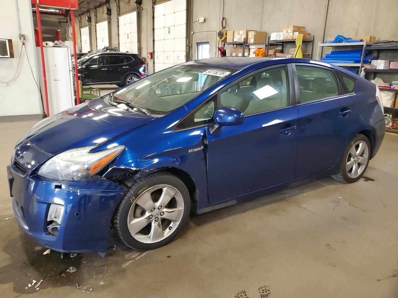 Salvage Toyota Prius Image