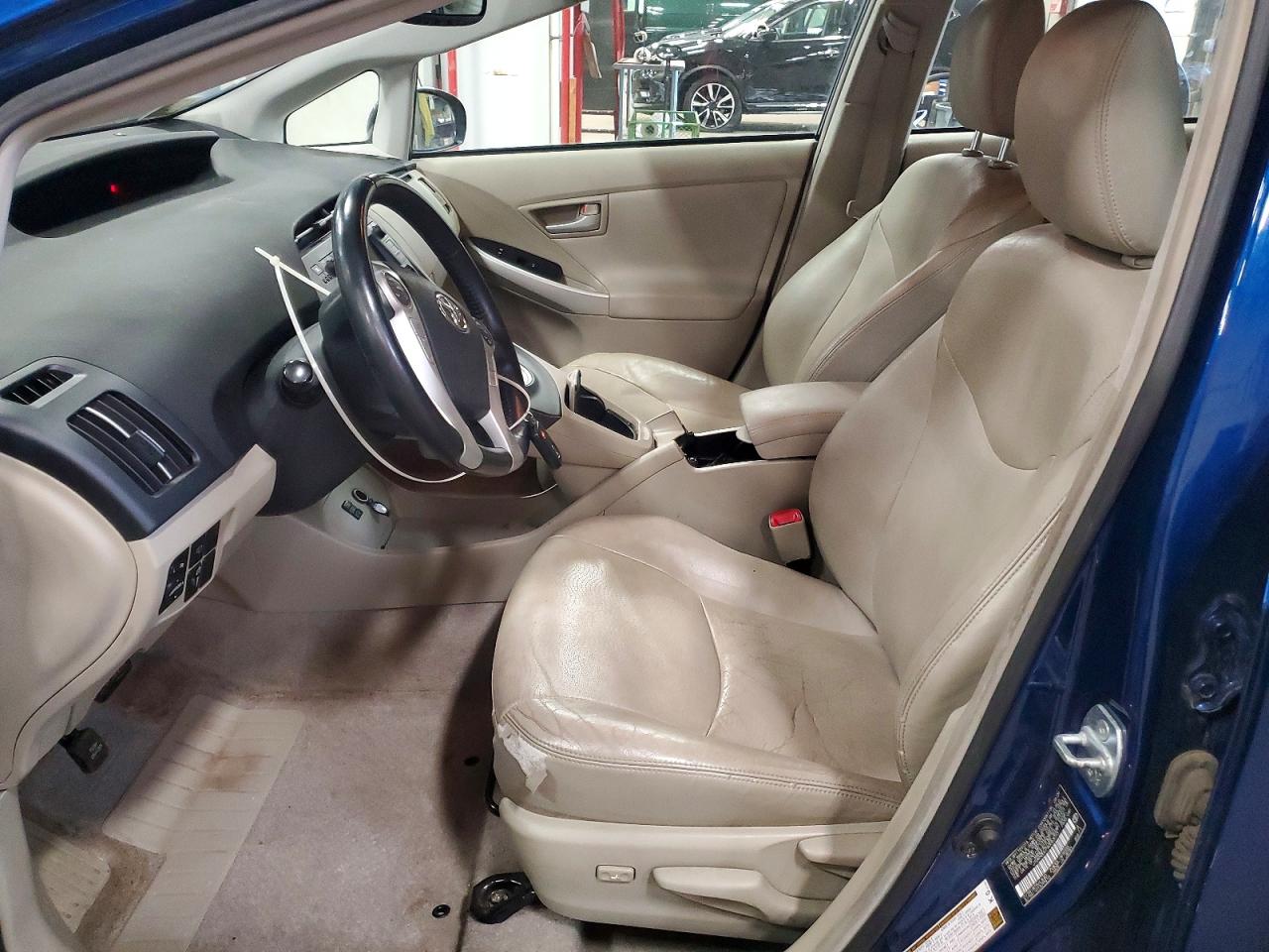 Toyota Prius V