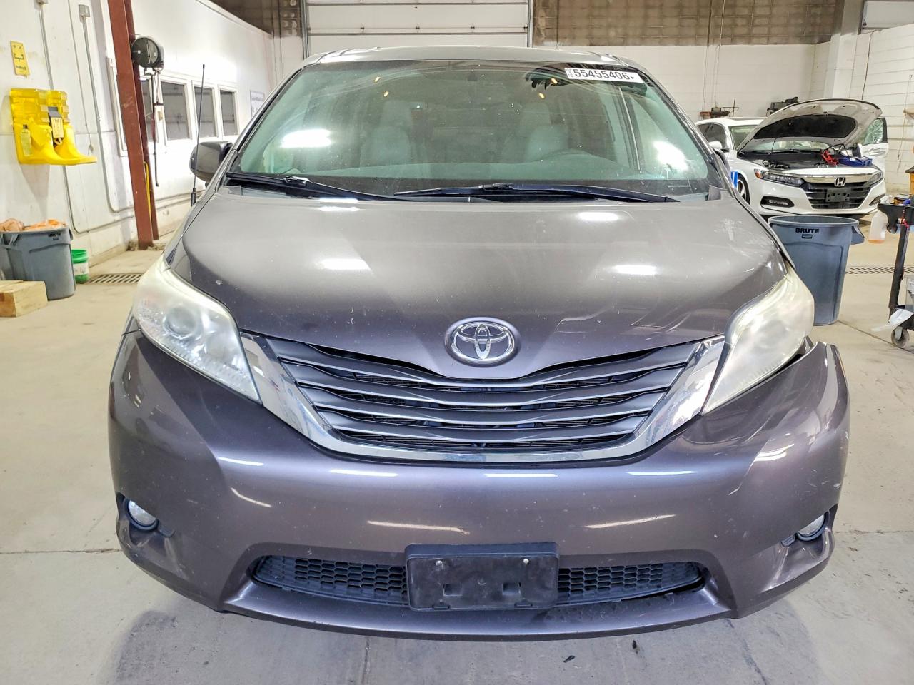 Toyota Sienna Xle 8-passenger