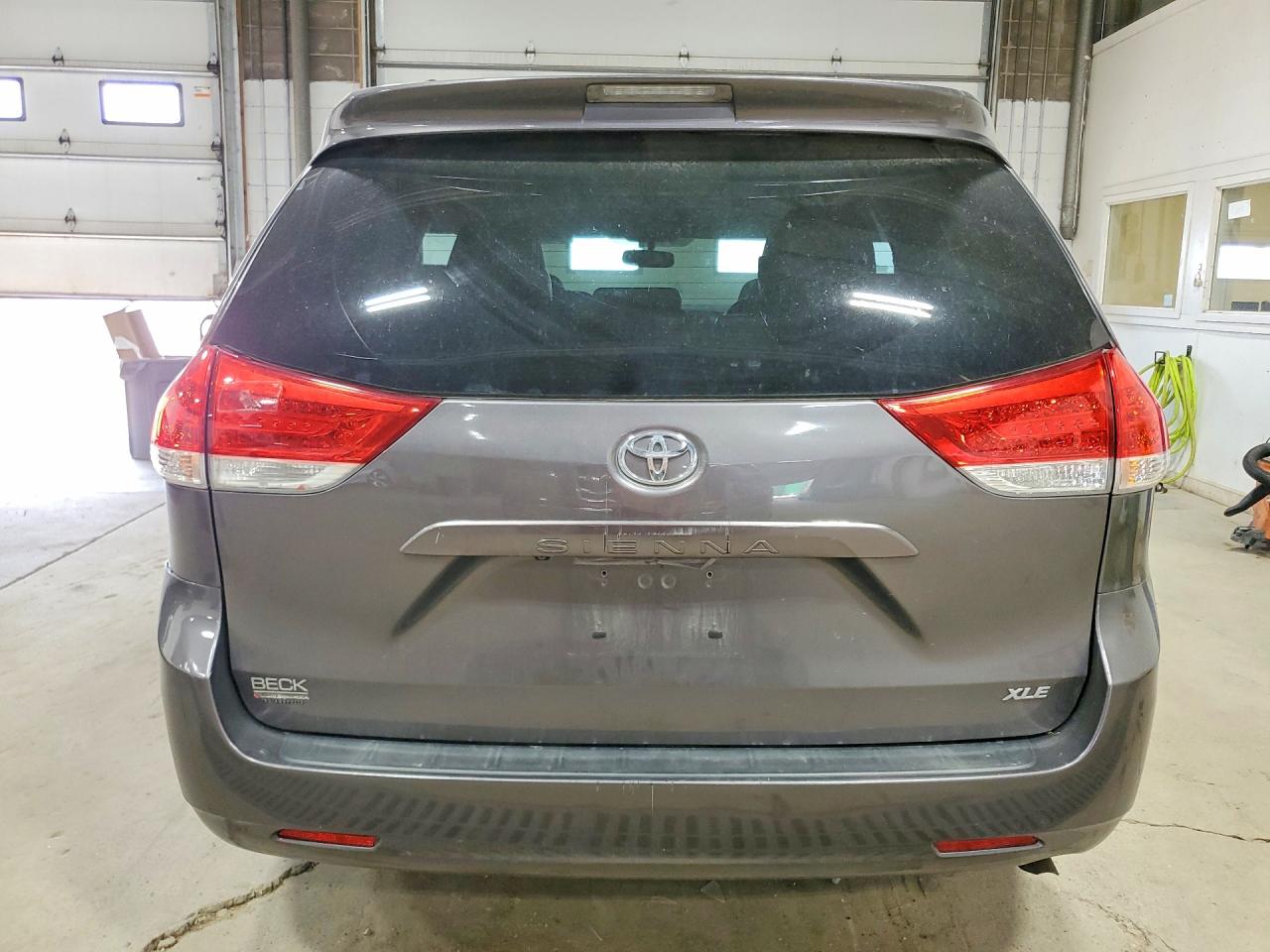 Toyota Sienna Xle 8-passenger