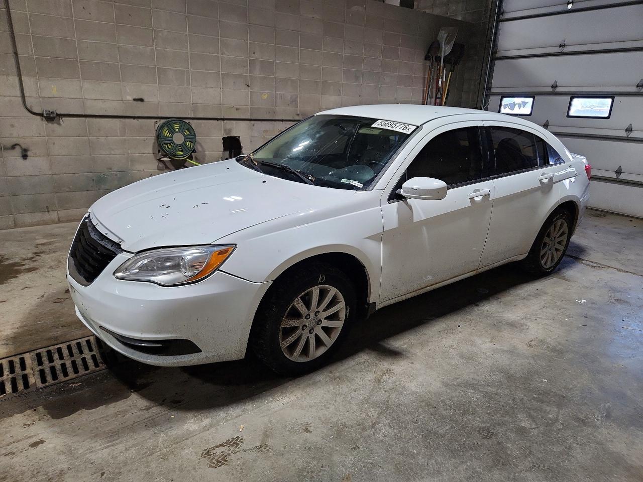 Salvage Chrysler 200 Image
