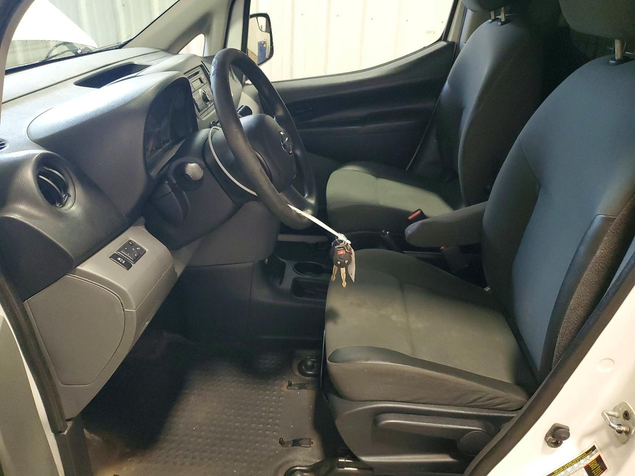 Nissan Nv