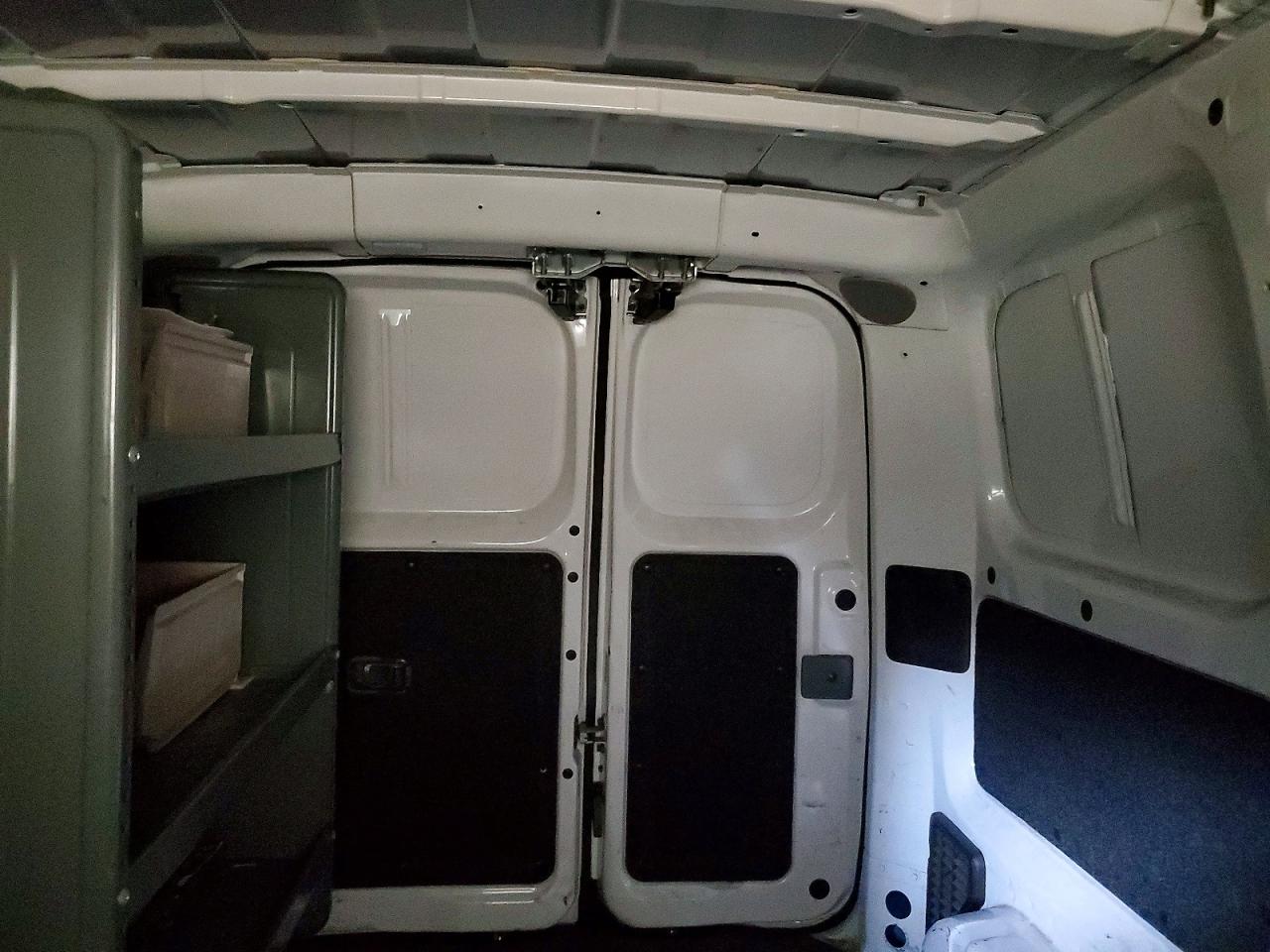 Nissan Nv