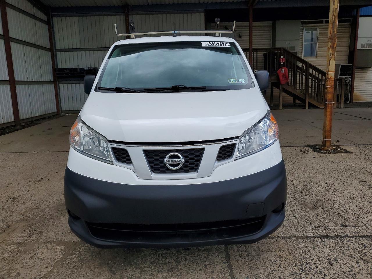 Nissan Nv