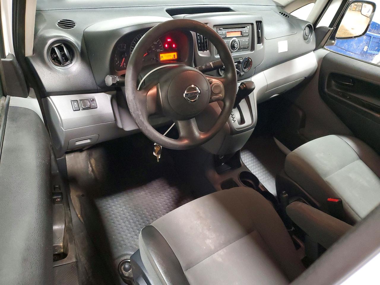 Nissan Nv