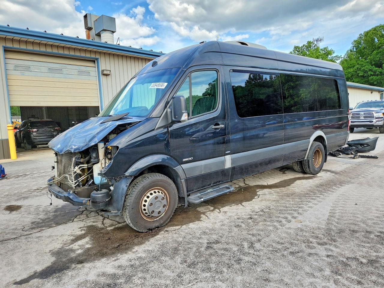 Salvage Mercedes-Benz Sprinter Image