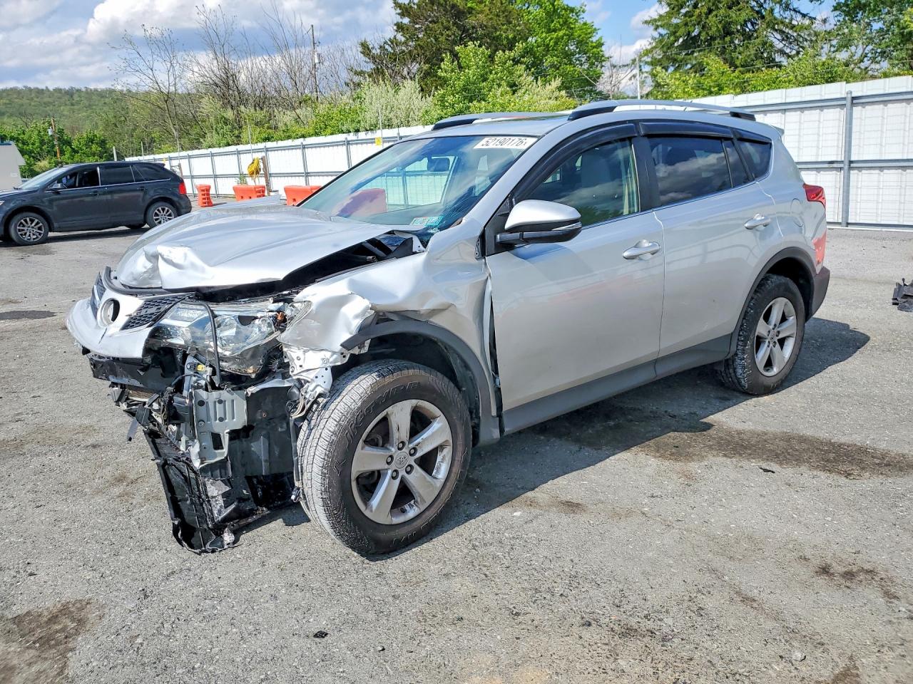 Salvage Toyota RAV4 Image