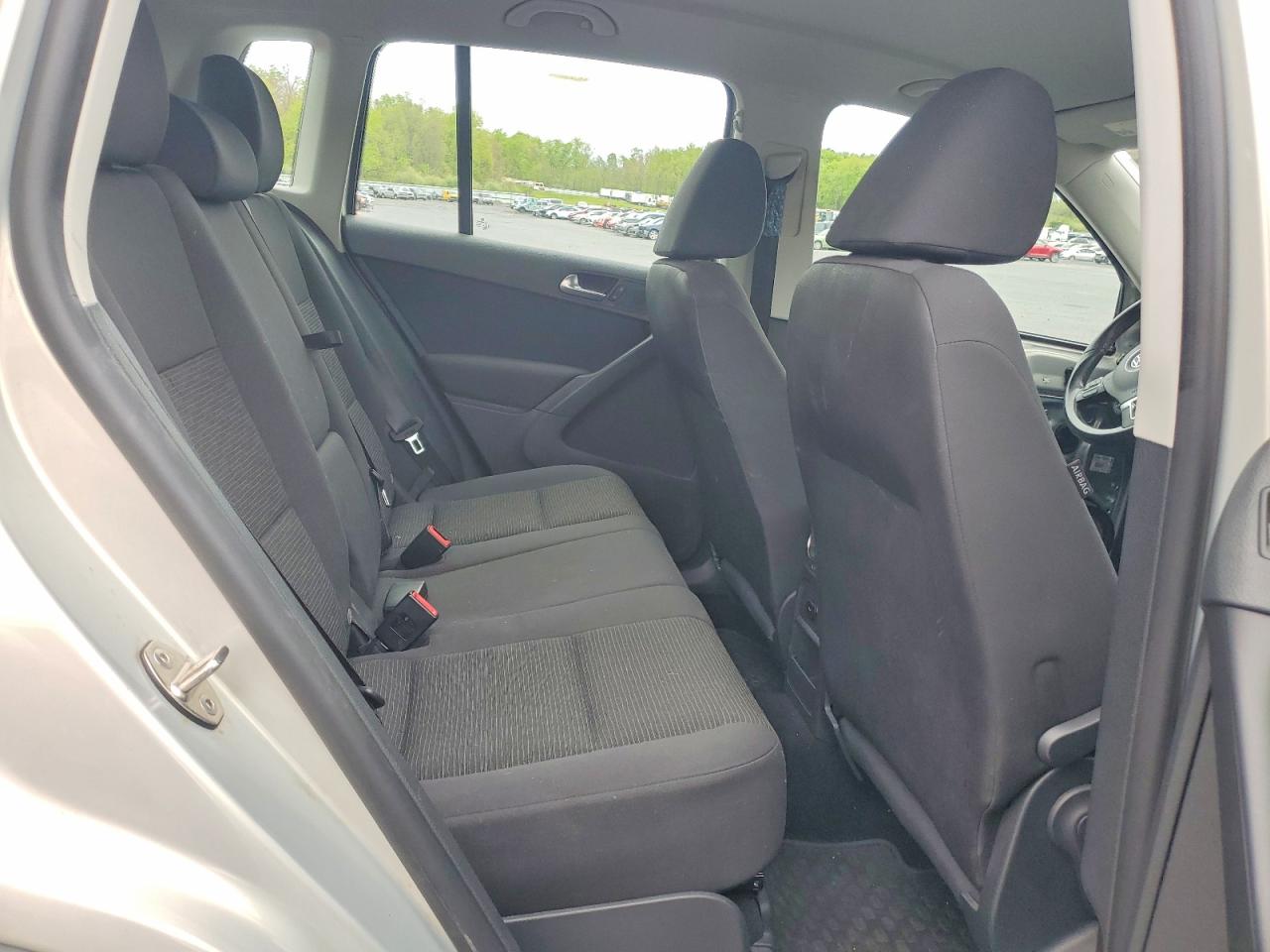 Volkswagen Tiguan S
