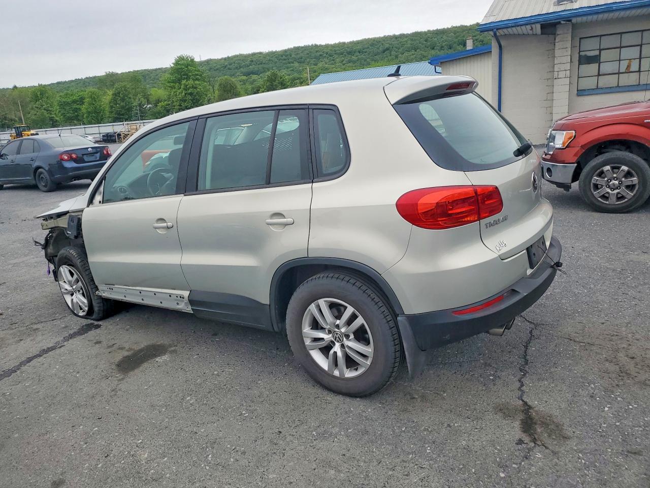 Volkswagen Tiguan S