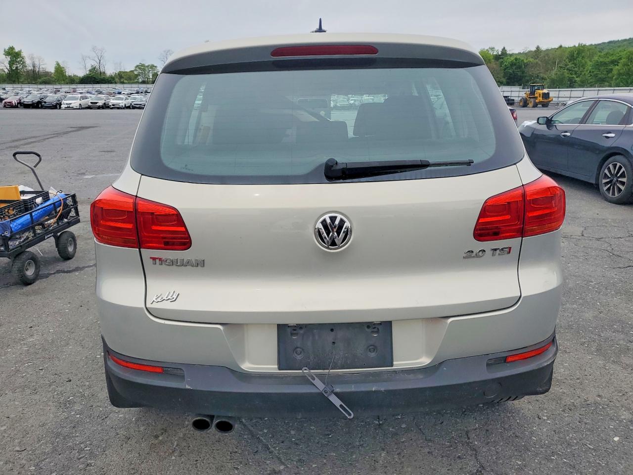 Volkswagen Tiguan S