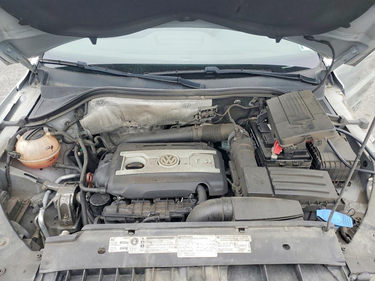 Volkswagen Tiguan S