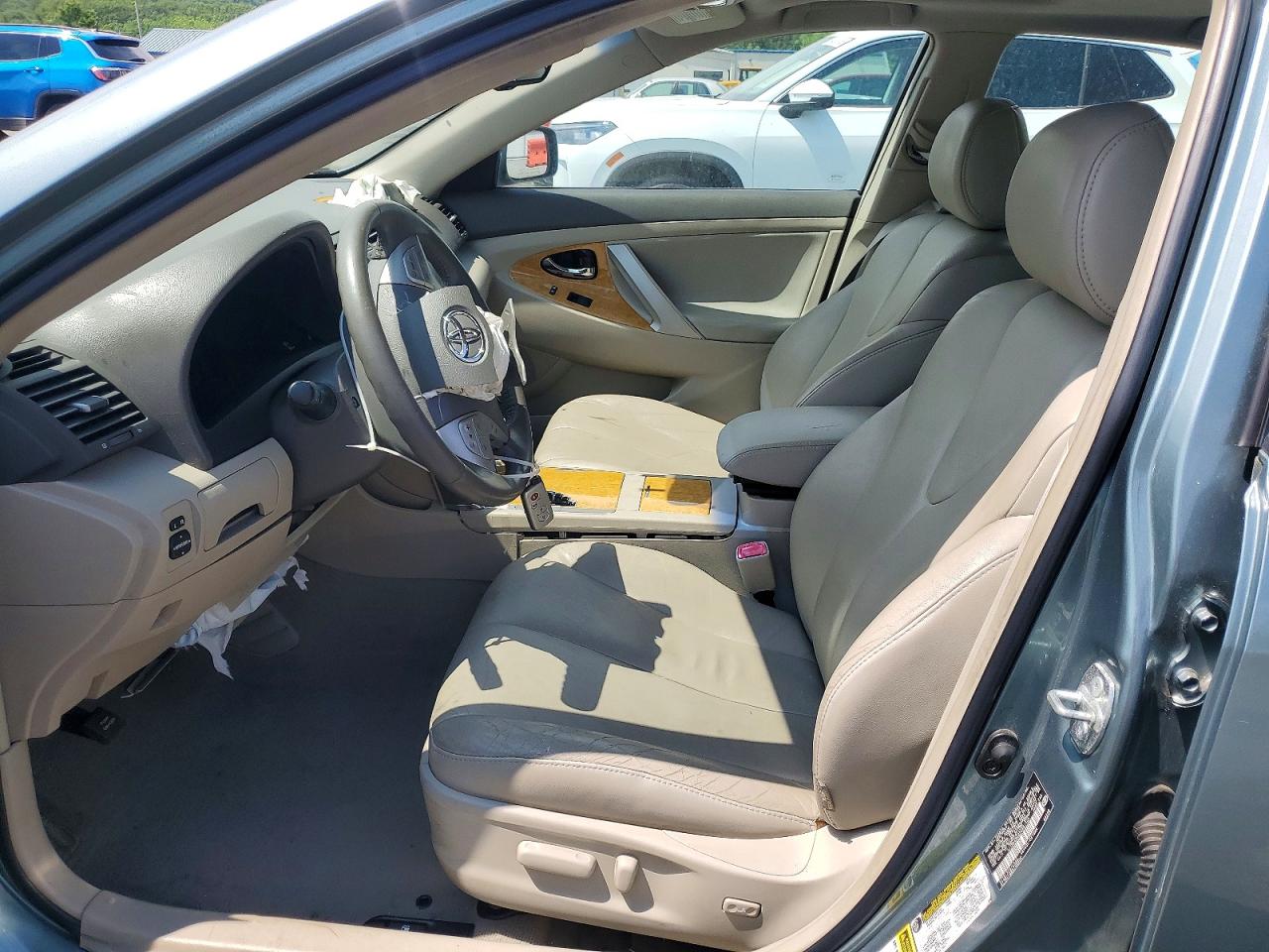 Toyota Camry Xle V6