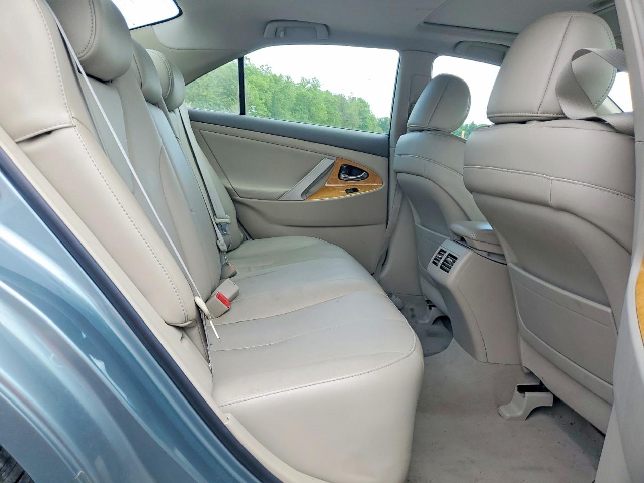 Toyota Camry Xle V6