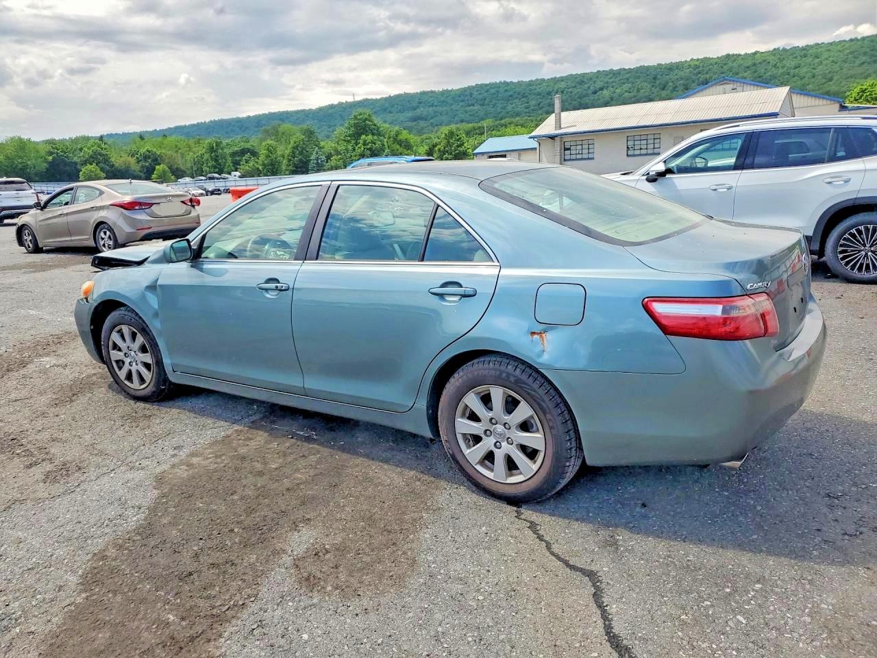 Toyota Camry Xle V6