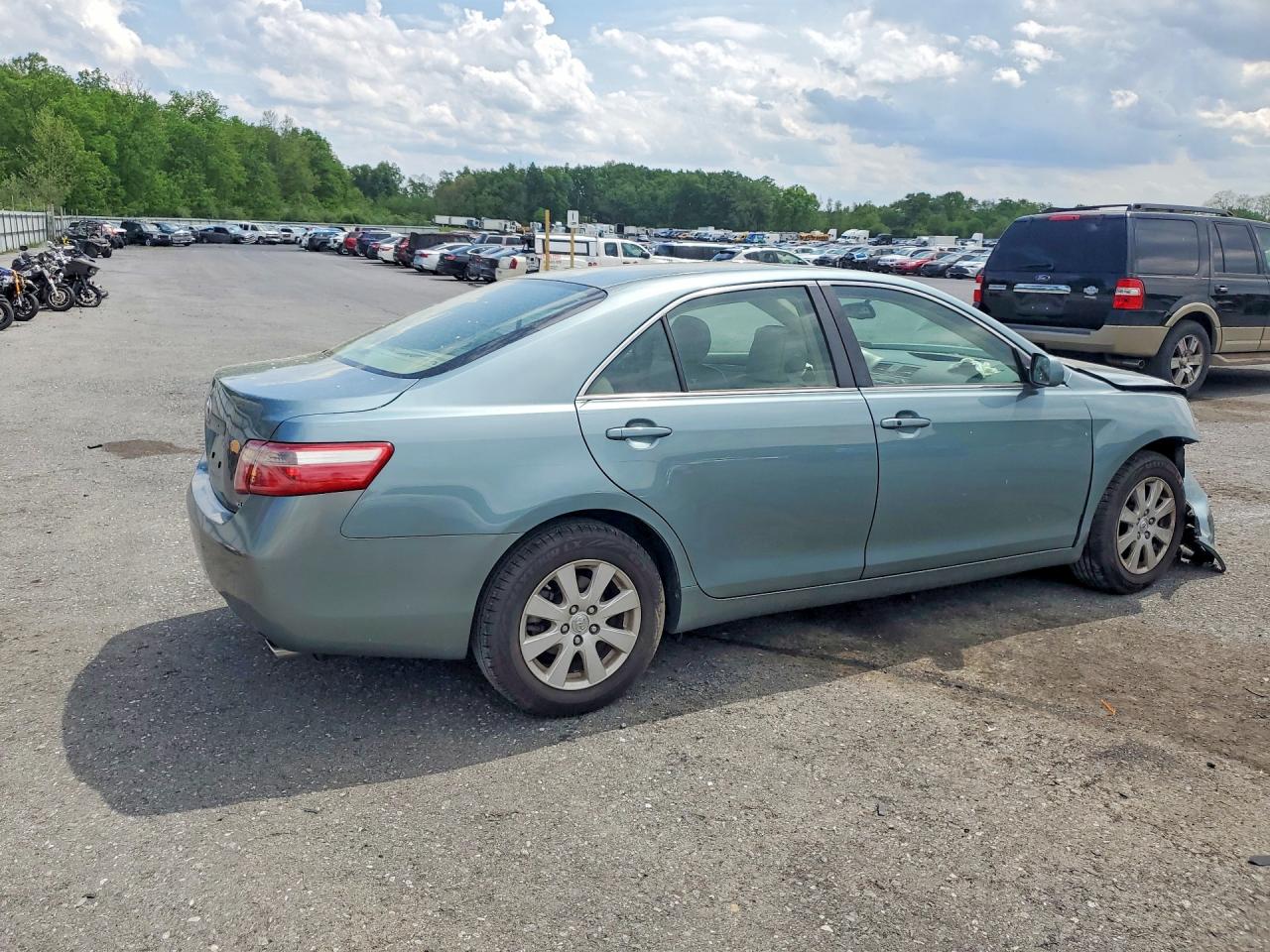 Toyota Camry Xle V6