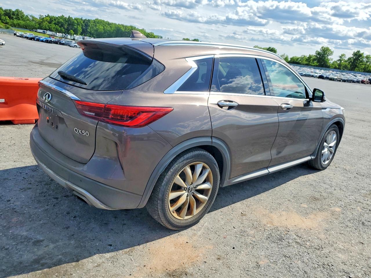 INFINITI Qx Essential
