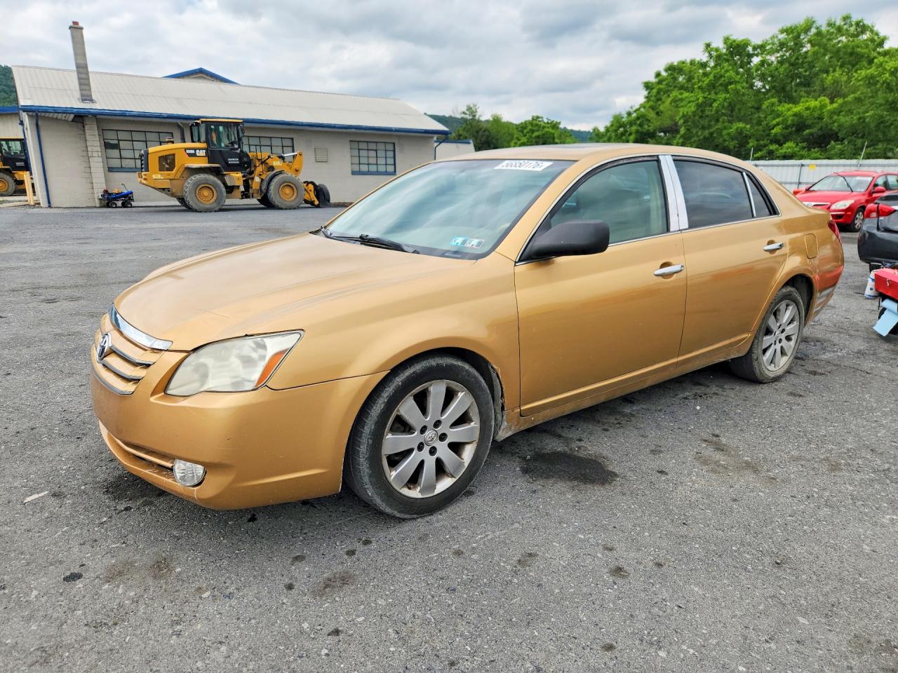 Salvage Toyota Avalon Image
