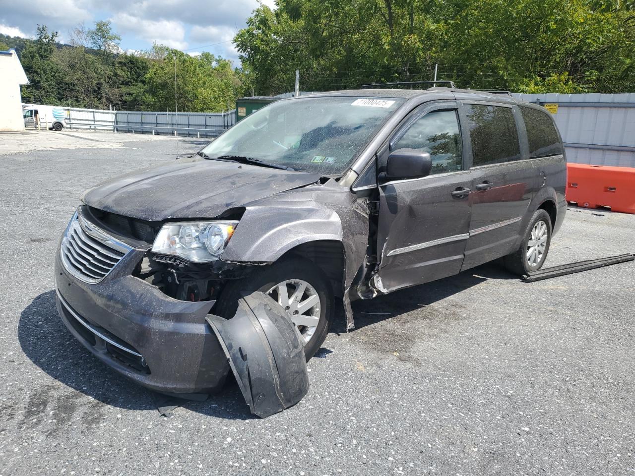 Salvage Chrysler Minivan Image