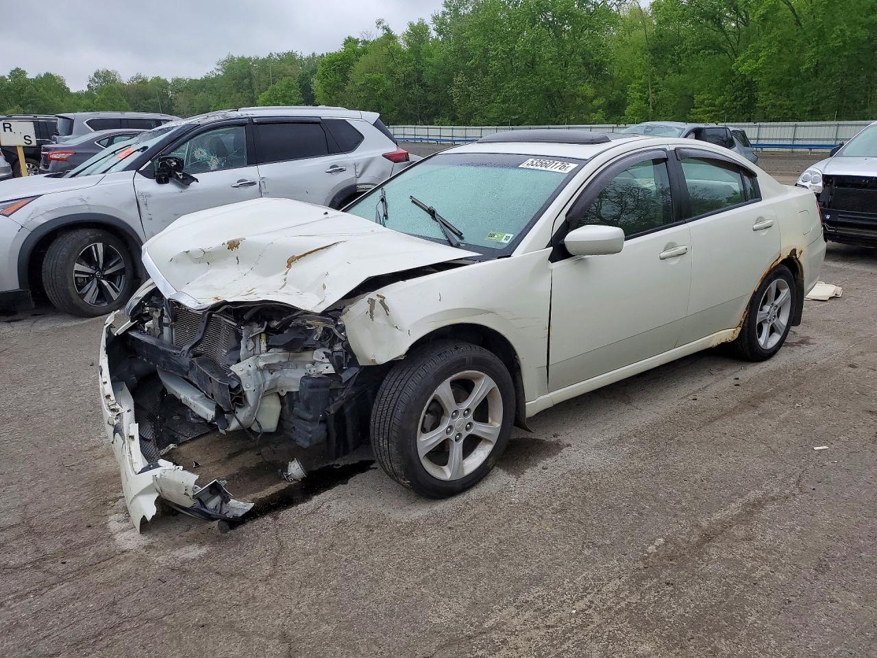 Salvage Mitsubishi Galant Image