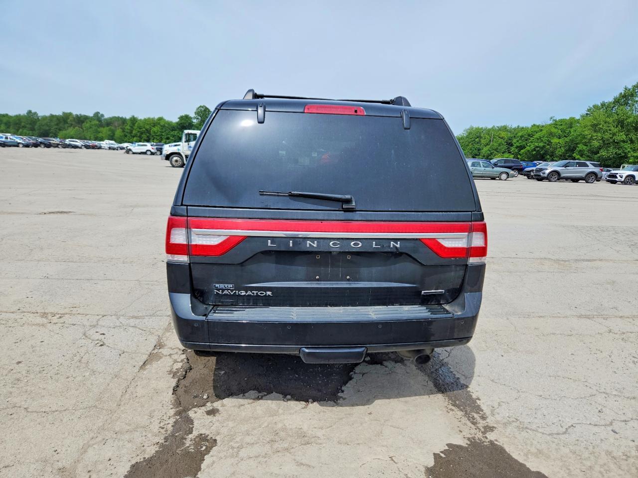 Lincoln Navigator