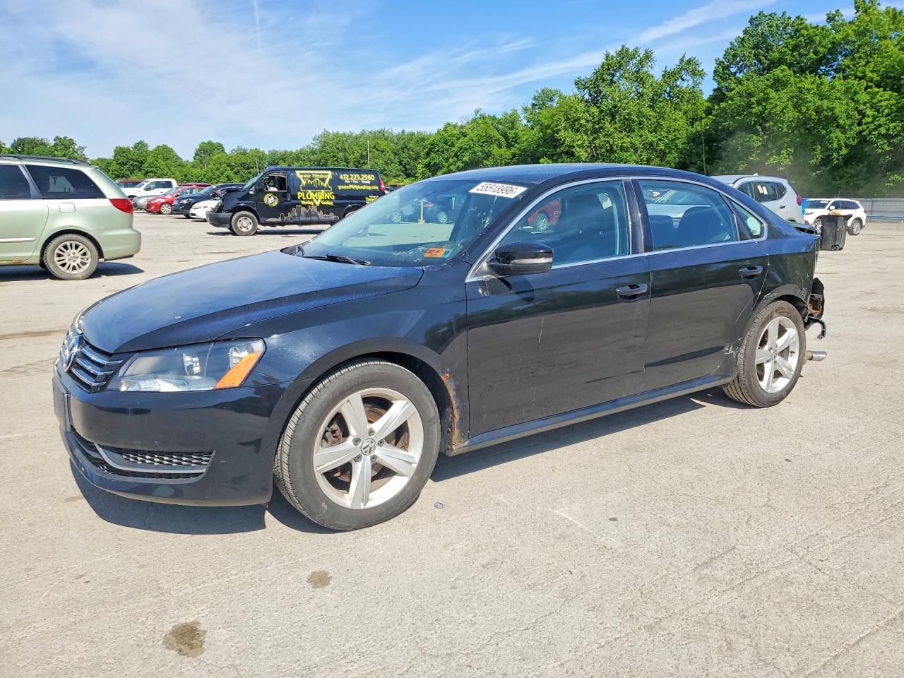 Salvage Volkswagen Passat Image