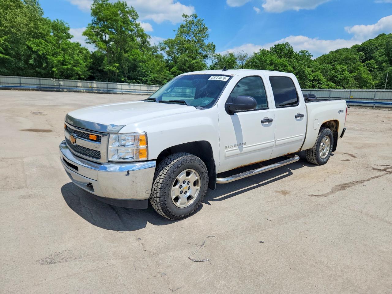 Salvage Chevrolet Silverado Image