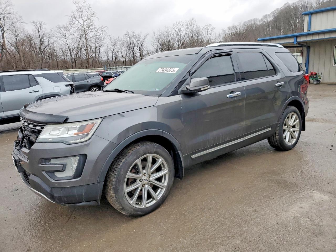 Salvage Ford Explorer Image