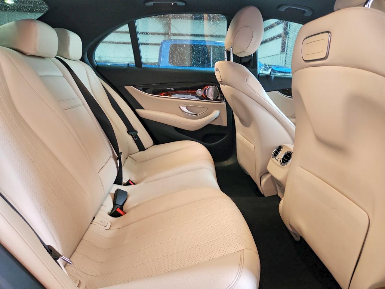 Mercedes-Benz E-Class 300
