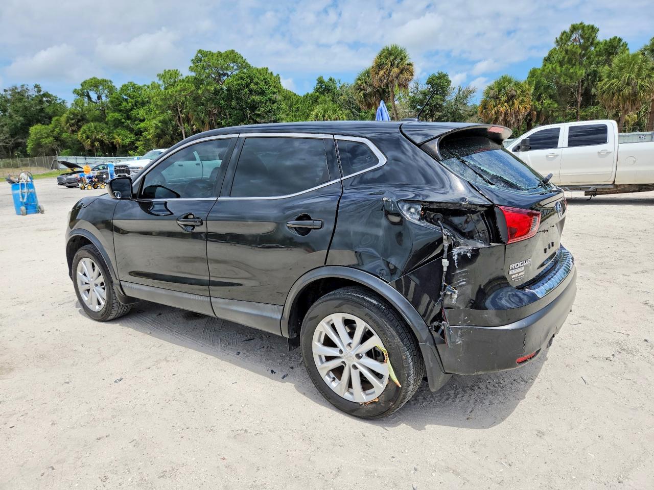 Nissan Rogue S