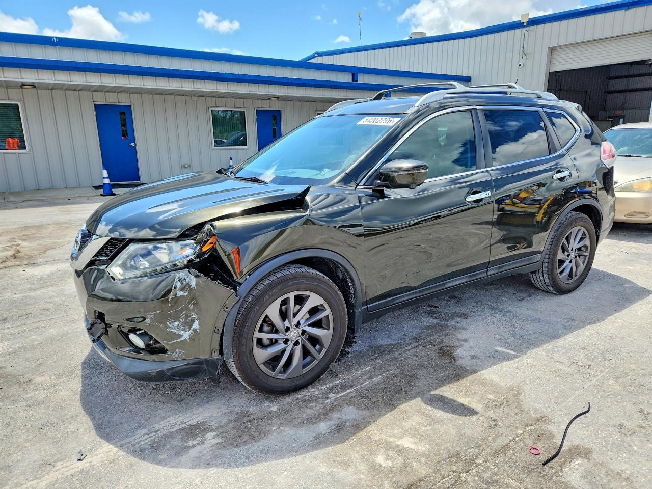 Salvage Nissan Rogue Image