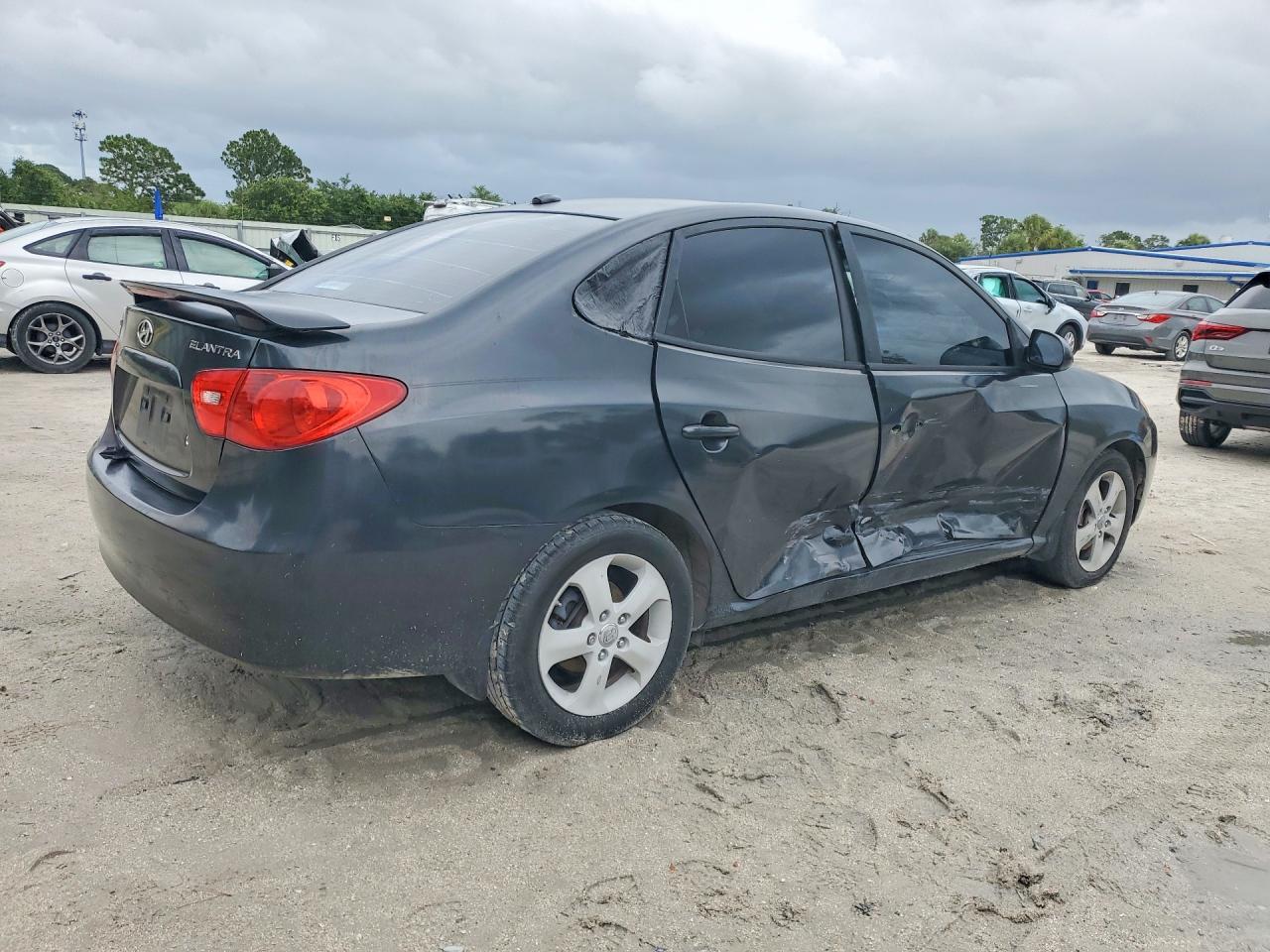 Hyun ELANTRA