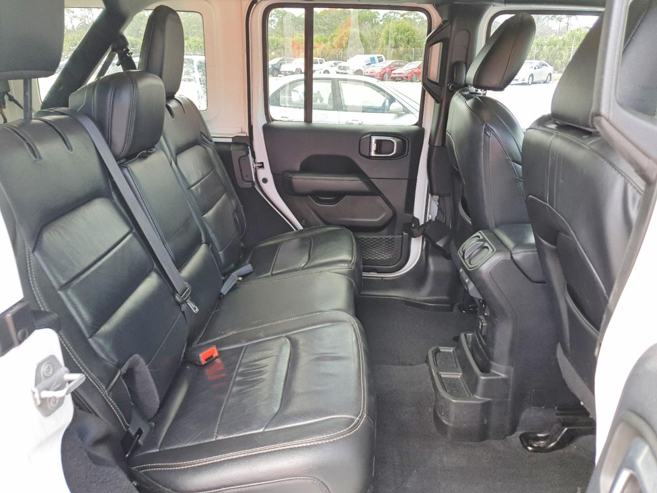 Jeep Wrangler Sahara